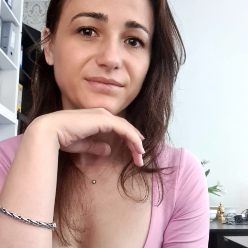 Mirela C.