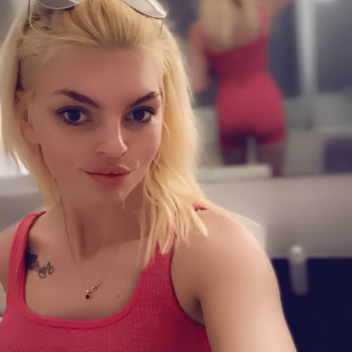 Mia S.