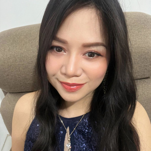 Lia T.