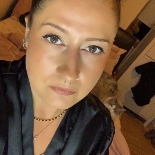 Laura F.