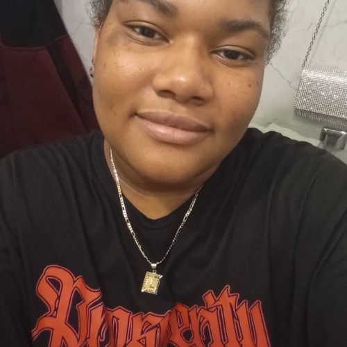 Leslie  V. profile photo