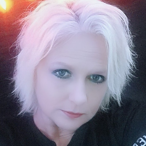 Lindsay L.