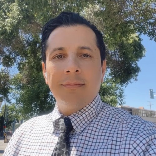 Mauricio A.