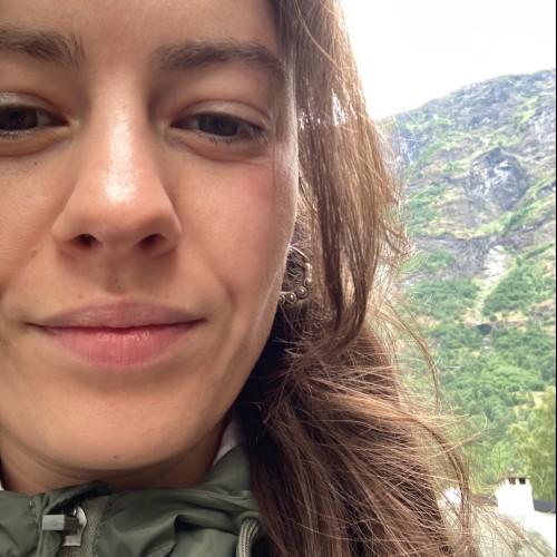 Isabela  F. profile photo