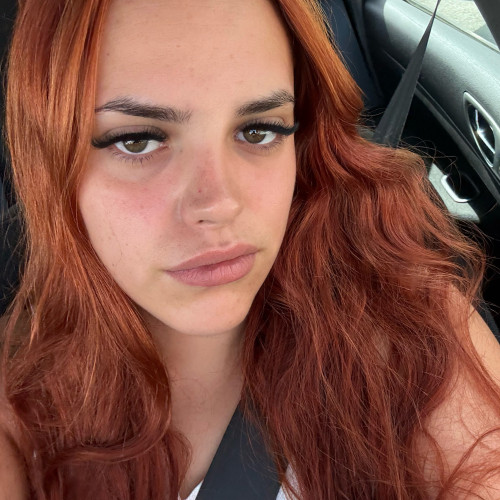 Tânia B. profile photo