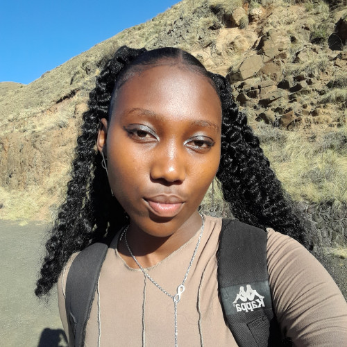 Vee V.