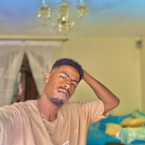 Younes E. profile photo