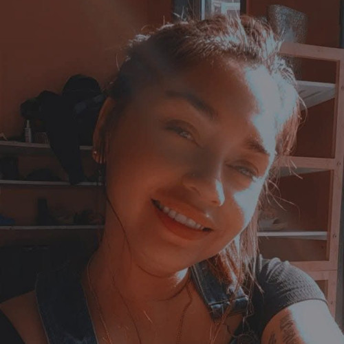 tee w. profile photo