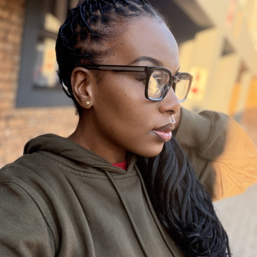 Lady L B. profile photo