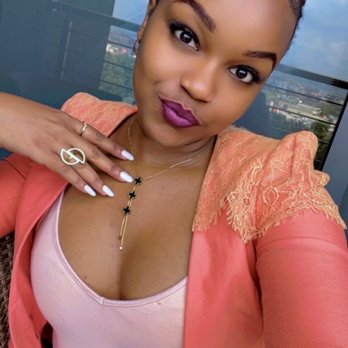 Ms  L. profile photo