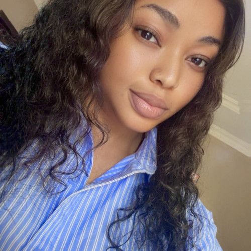 Larah T. profile photo