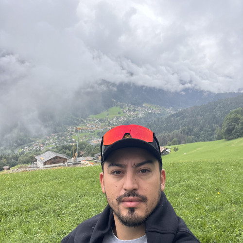 Carlos  B. profile photo