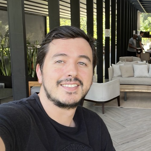 Luis G.