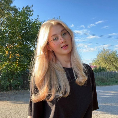 Ameli M. profile photo