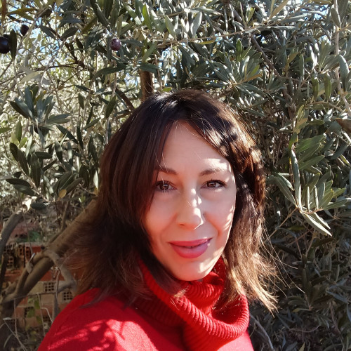 Ana R.