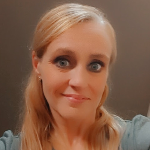 Christi  C.