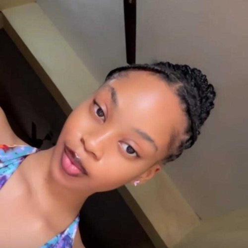 pretty v. profile photo
