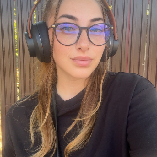 Ioana E.