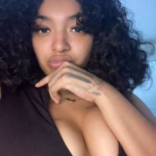 Lesly M.