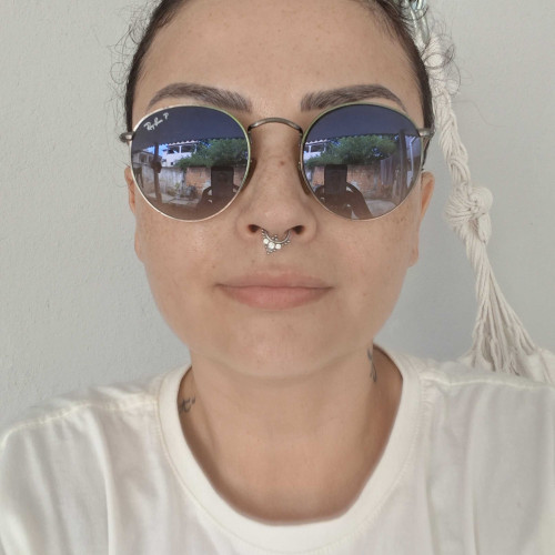 Luz V. profile photo