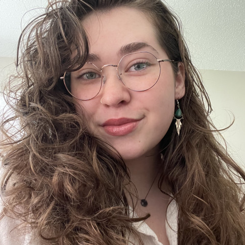 Ava R.