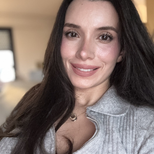 Roza E. profile photo