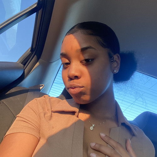 Isyss H. profile photo
