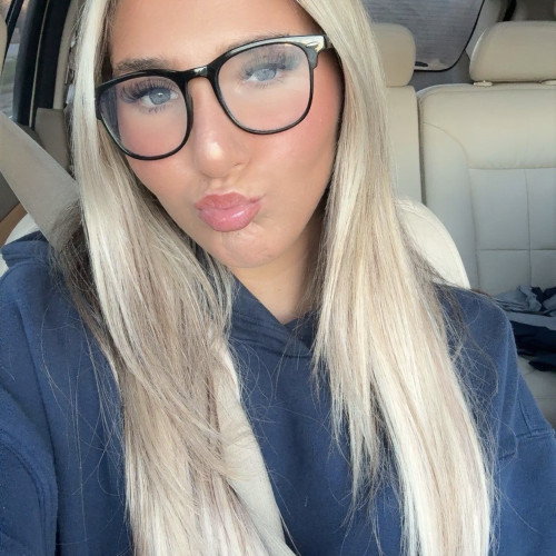 Makenzie J. profile photo