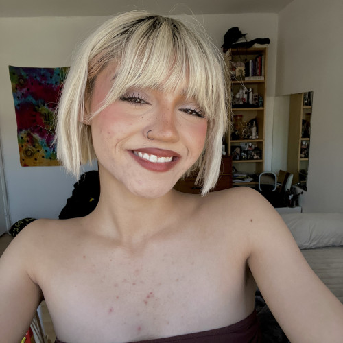 Bella B.