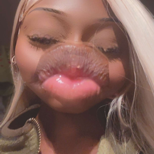 Nique  M. profile photo