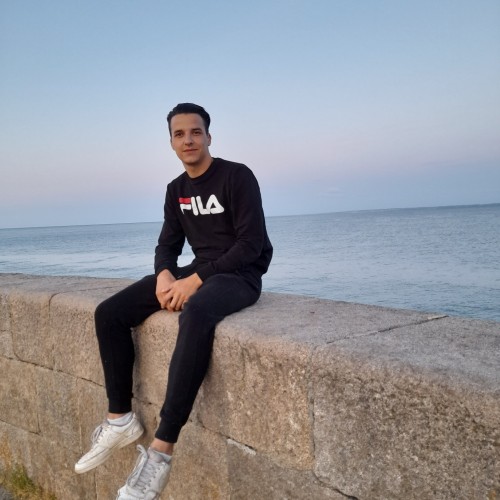 Yohan M.