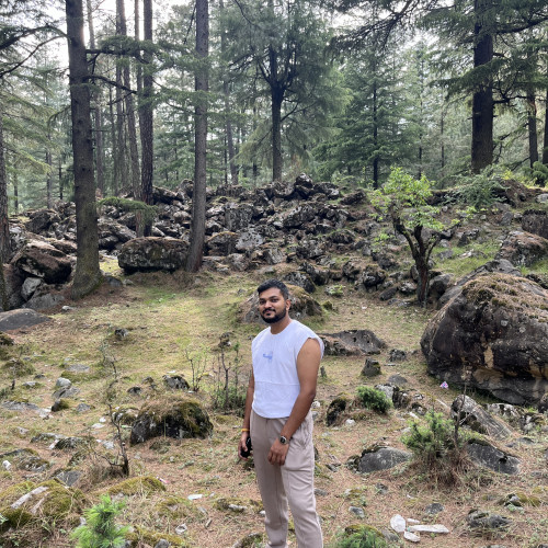 Vibhor M.