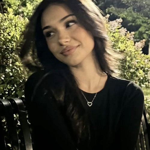 laura r. profile photo