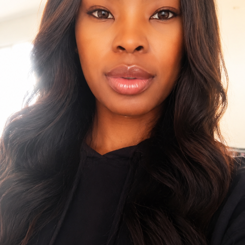 Bee L. profile photo