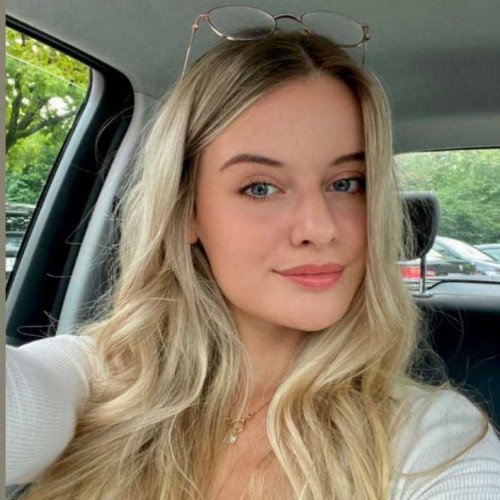 daisy d. profile photo