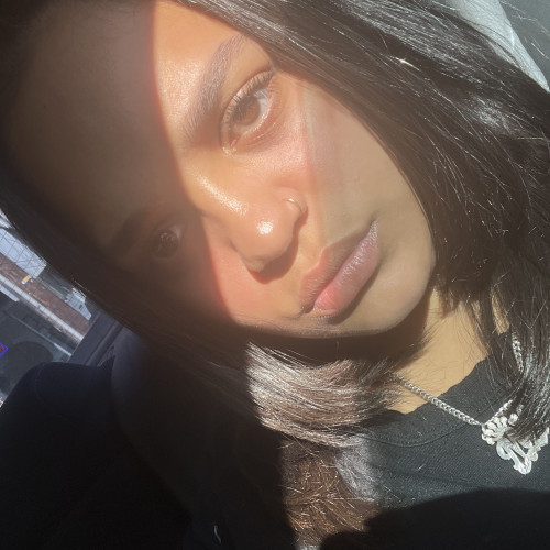 NAYELy e. profile photo
