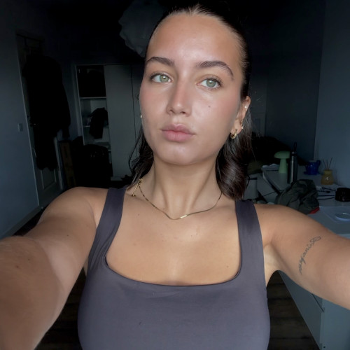 charlize n. profile photo