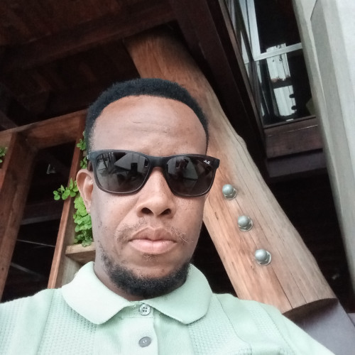 Gladwin M. profile photo