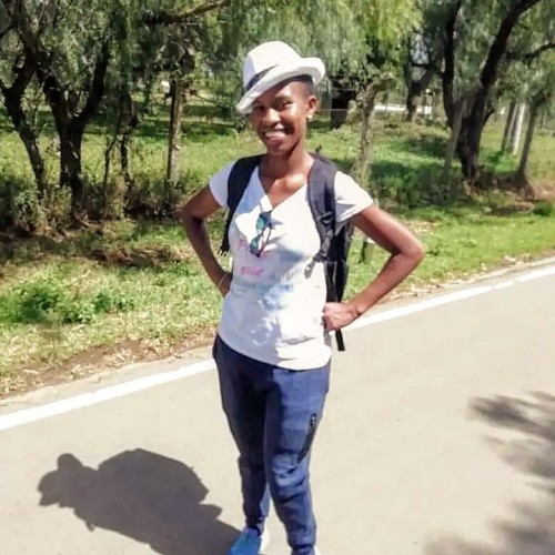 Giraffe  E. profile photo