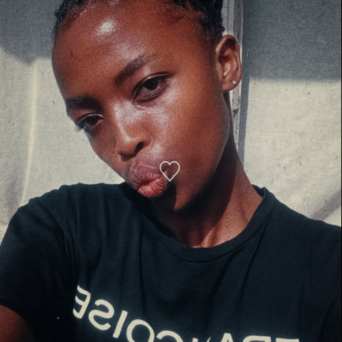 Leona M. profile photo