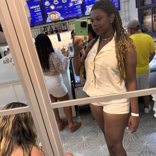 kelly Mena H. profile photo