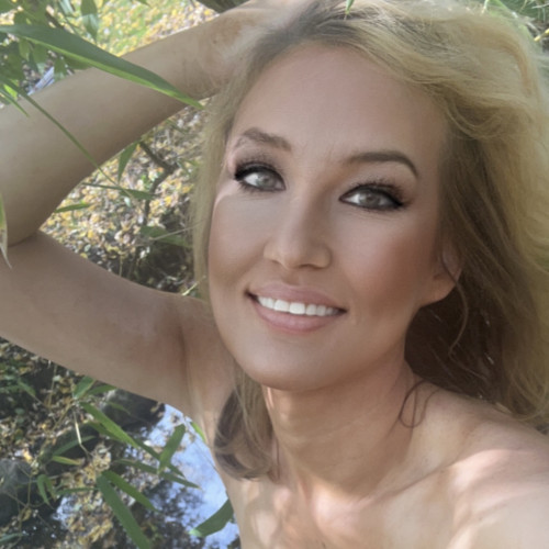 Jennifer R.