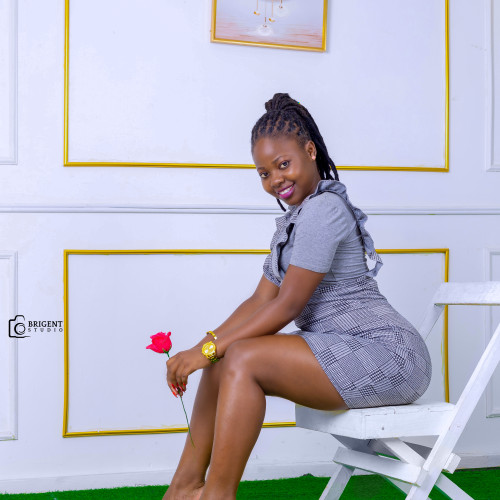 Violet  J. profile photo