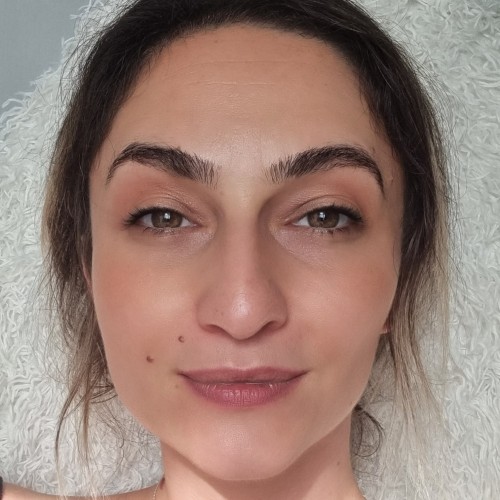 Daniela T.
