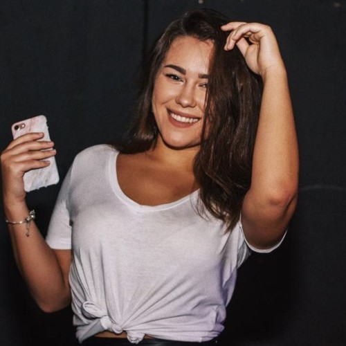 Yana S.