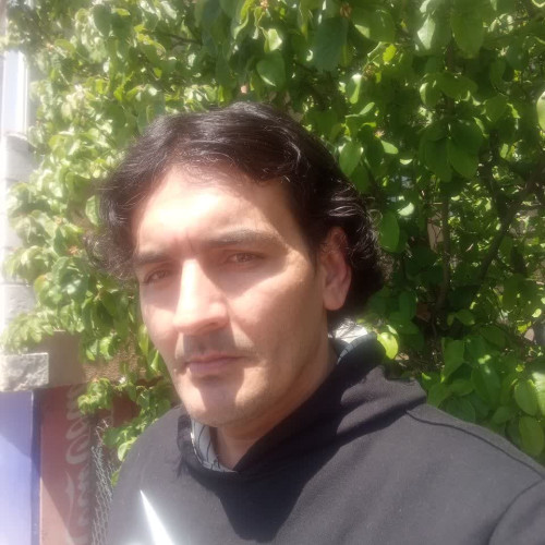 Elyas B.