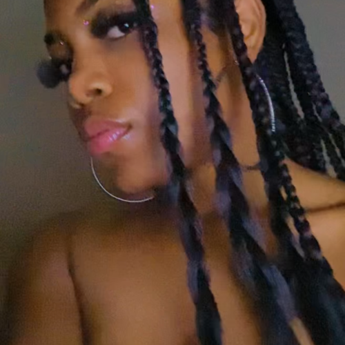 Lili T.