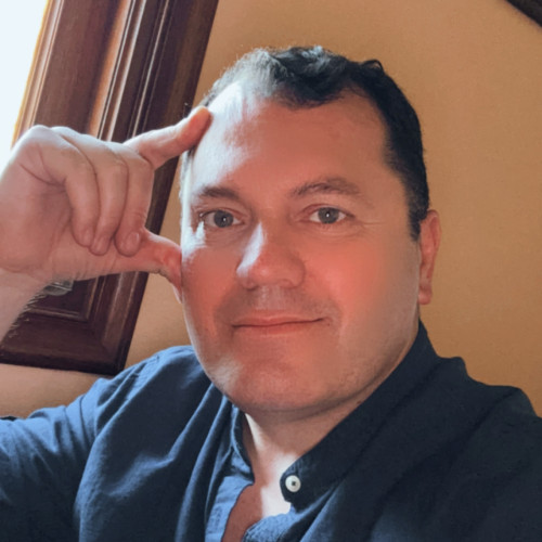 VICTOR R. profile photo