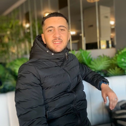 CENTRE T. profile photo