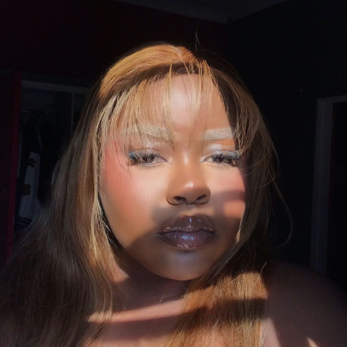zoe k. profile photo